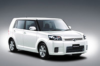 「トヨタ・カローラルミオン」に快適装備をプラスした特別仕様車の画像