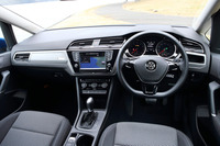 VWが新型ゴルフトゥーランを発売の画像