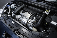 【スペック】LHD 6MT：全長×全幅×全高＝4290×1845×1360mm／ホイールベース＝2610mm／車重＝1350kg／駆動方式＝FF／1.6リッター直4DOHC16バルブターボ（200ps/5800rpm、28.0kgm/1700-4500rpm）／価格＝423.0万円（テスト車＝同じ）
