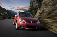 【写真上】「XL7」【写真下】「SX4」