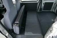 写真をクリックすると、シートを畳んだ状態が見られます。
	 