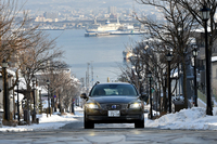 函館の街を行く「V70 T5 SE」。
    