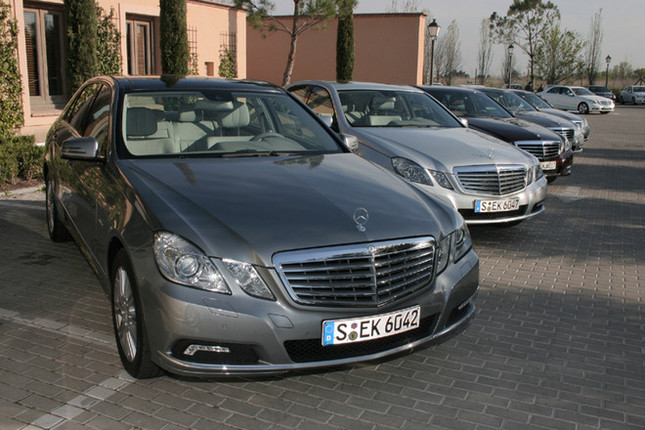 【スペック】E250CGI ブルー・エフィシェンシー：全長×全幅×全高＝4868×1854×1465mm／ホイールベース＝2874mm／車重＝1650kg／駆動方式＝FR／1.8リッター直4DOHC16バルブターボ（204ps/5500rpm、31.6kg-m/2000-4300rpm）（欧州仕様車）
