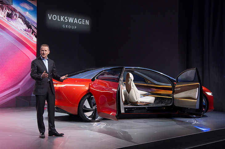 「I.D. VIZZION」は全長5mを超える大型の電気自動車で、“レベル5”の完全自動運転を実現しているという。