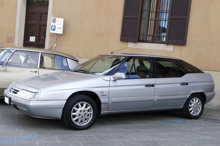 いっぽう、こちらは最終モデルである1999年の「ターボC.T.エクスクルーシブ」。