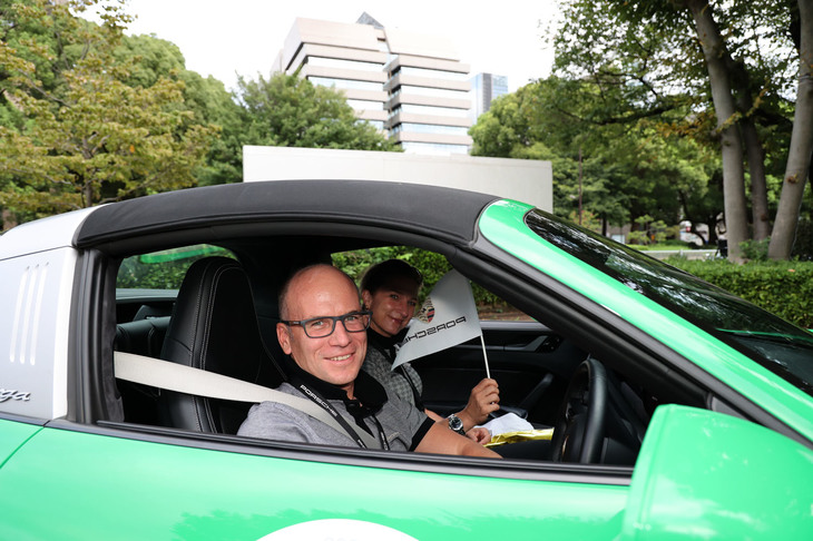 2022年7月1日にポルシェ・ジャパン社長に就任したフィリップ・フォン・ヴィッツェンドルフ氏も2021年「911タルガ4」で参加、ゴールを迎えた。