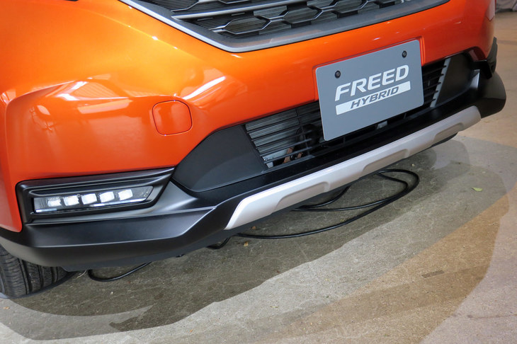 ホンダ・フリード ハイブリッド クロスター（FF）（フロントバンパー）