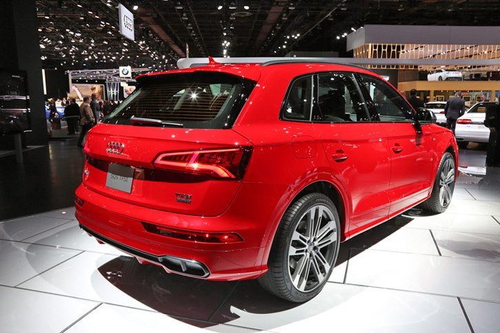 アウディSQ5