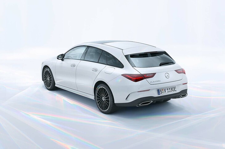 サルーンだけでなく、「シューティングブレーク」（写真）もフェイスリフトされる。