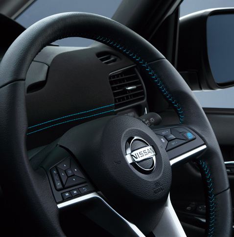 専用本革巻きステアリングホイール