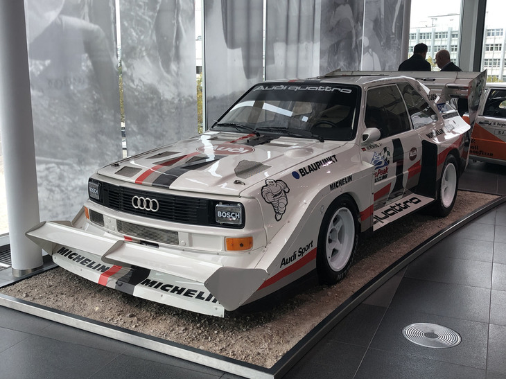 パイクスピーク用の「アウディ・スポーツクワトロS1」。フロントフェンダーに当時の「Audi Sport」ロゴが見える。