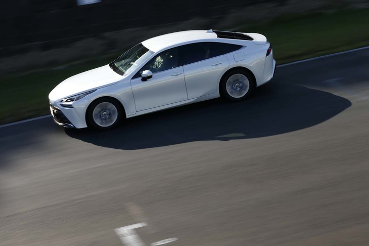 トヨタ・ミライG“エグゼクティブパッケージ”プロトタイプ