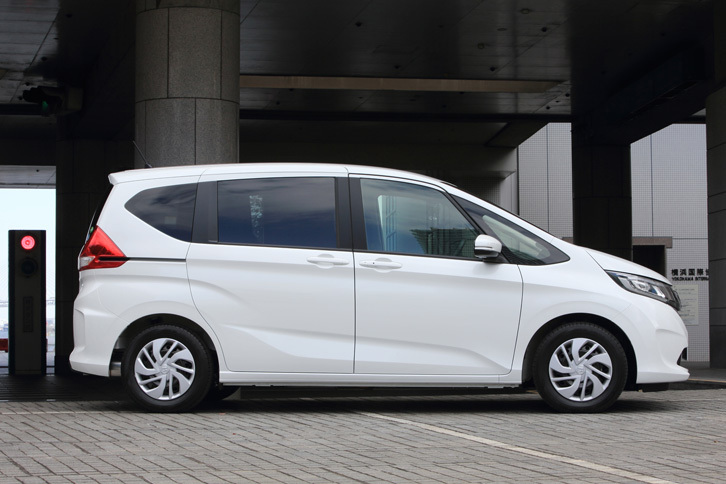 ホンダ・フリード＋ G Honda SENSING（FF/CVT）