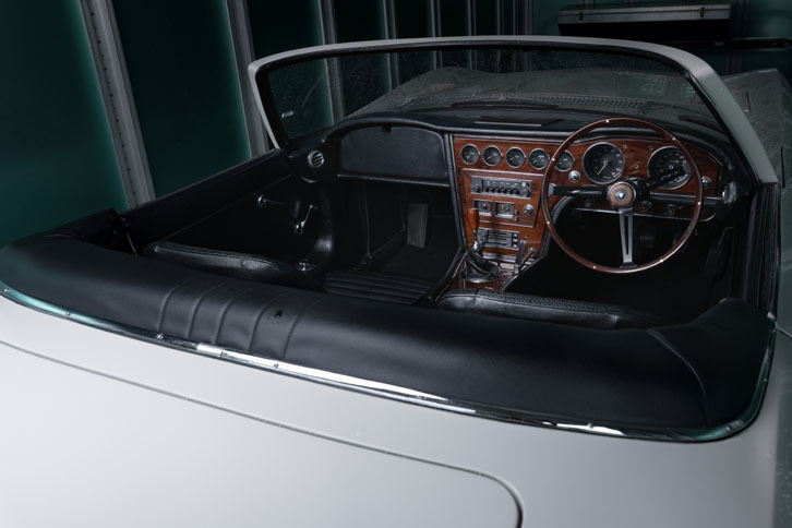 インテリアも見事にレストアされている。