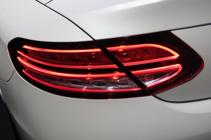 メルセデス・ベンツCクラスカブリオレ（リアコンビランプ）
