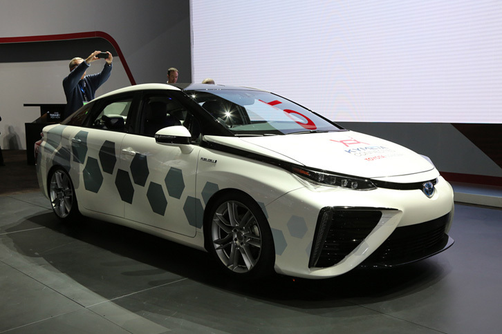 トヨタ・ミライ