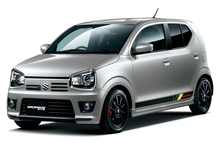 2015年12月24日に発売された「アルトワークス」（現行アルトには設定なし）。当初はワークスを設定する予定はなかったが、同年3月の「ターボRS」発売時に「MTで乗りたい」という声が多かったゆえの対応だったという。