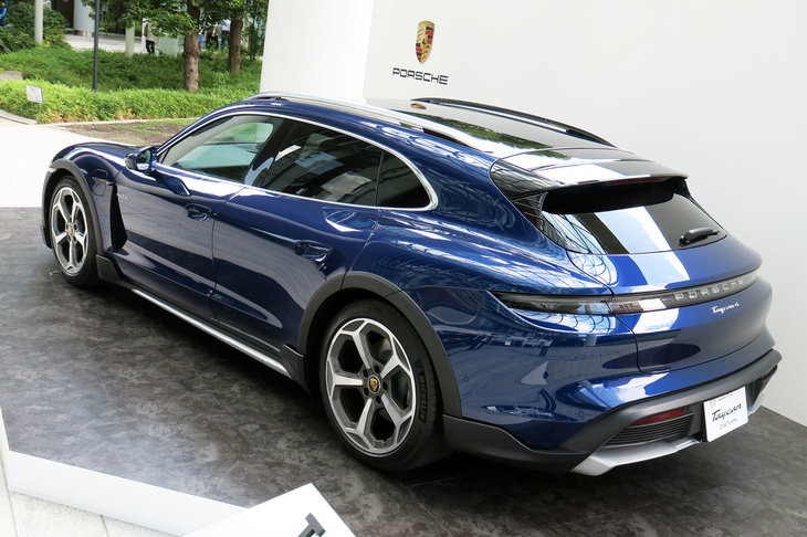 ポルシェ・タイカン4クロスツーリスモ（エクステリア）