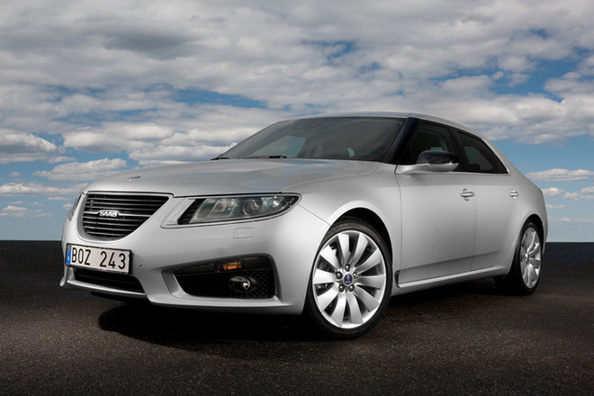 2010年に発表された、サーブにとって最後のモデルとなった大型セダン「サーブ9-5セダン」。GMを離れ、スパイカーの傘下となってから生産されたモデルだが、その中身はGM時代に開発されたものだった。
