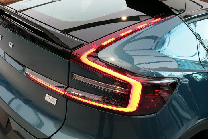 ボルボC40リチャージ（リアコンビランプ）