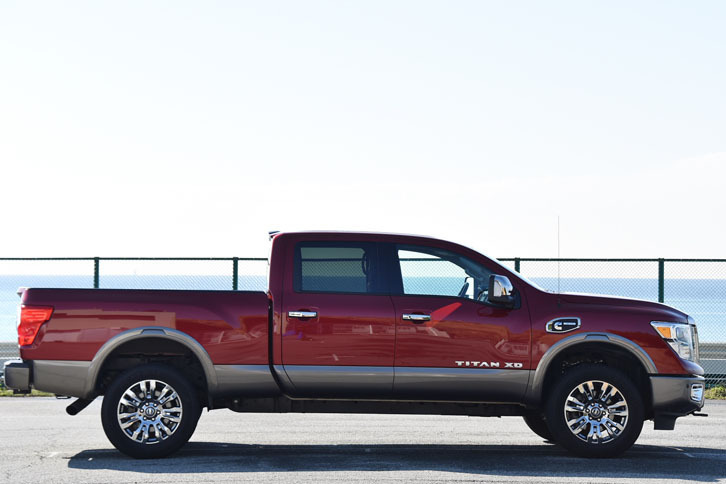 全長は約6.2m、全幅は2m以上もある。