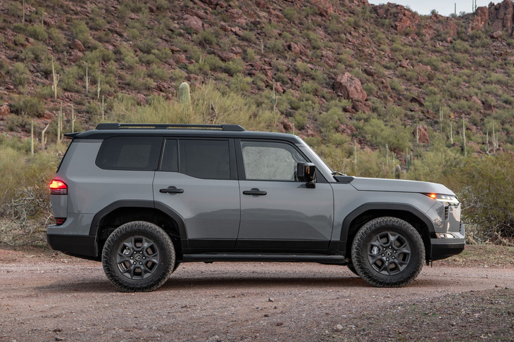 新型のボディーサイズは全長×全幅×全高＝4950×1980×1870mm。先代モデルよりも全長で70mm、全幅で95mm拡大している。