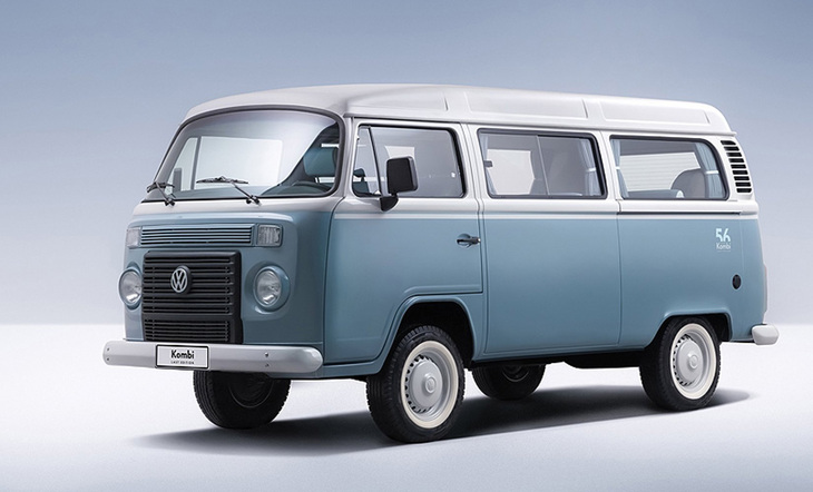 ブラジル製T2の最終型である、1200台限定の2013年「コンビ ラストエディション」。1957年のT1の生産開始から56年間にわたってつくり続けられたことを示す「56 anos」のデカールがボディーサイド後端に貼られる。