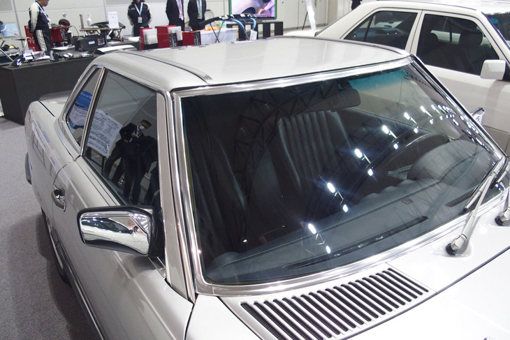 メルセデス・ベンツ560SL（1989年）／ヤナセクラシックカーセンター