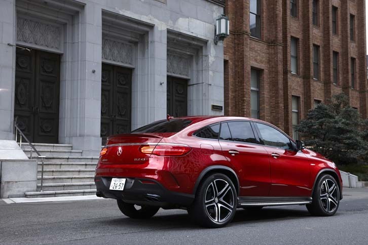 「メルセデス・ベンツGLEクーペ」は、2015年1月のデトロイトショーで初公開された。日本では2016年4月に発表され、8月に発売された。