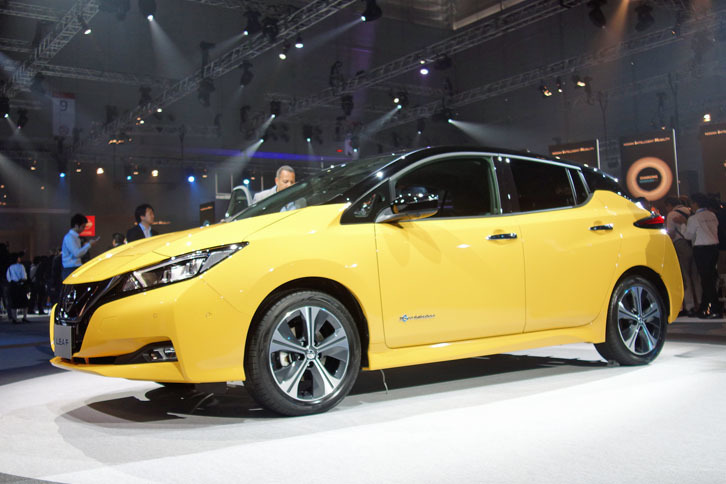 ポップな印象をもたらす「サンライトイエロー／スーパーブラック」の2トーン。