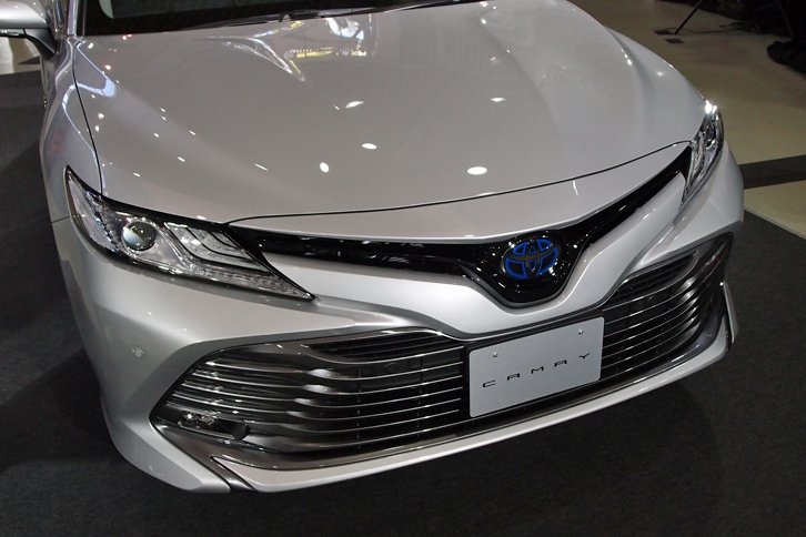 カムリG（フロントまわり）