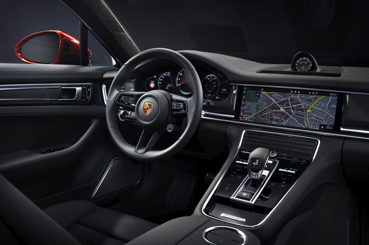 「ポルシェ・コミュニケーションマネジメントシステム」と呼ばれるユーザーインターフェイスをアップデート。コネクトサービスとの連携も進化しているという。