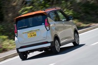 従来は副変速機を備えたコンパクトカーと共用可能なCVTを搭載していたが、新型では新開発の軽自動車専用CVTを採用。コンパクトかつ軽量で、変速比幅が軽に最適化されているのが強みだ。