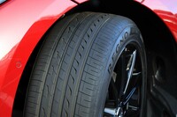 「レグノGR-XIII」は快適性や走りのよさだけでなく、環境負荷の低減も追求。持続可能な製品に対する国際認証「ISCC PLUS」に基づいたマスバランス方式により、再生資源や再生可能資源を原材料の一部（合成ゴム）に用いている。