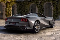 「フェラーリ812スーパーファスト」のオープントップバージョン登場の画像
