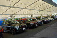 「BMWグループ東京ベイ」にはMINIのブランド発信拠点「MINI東京ベイ」が隣接している。