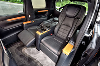 トヨタ・アルファード ロイヤルラウンジSP（前編）の画像