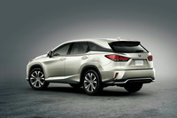 「RX450hL」のエクステリア。