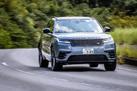 レンジローバー自慢の4WDシステム「インテリジェントドライブラインダイナミクス」が前輪と後輪のトルク配分を常にコントロールし、あらゆる状況下で最適なトラクションを実現。「トルクベクタリングバイブレーキ」や「ダイナミックスタビリティーコントロール」などが旋回性能を高め、スポーティーで正確なハンドリングに寄与する。