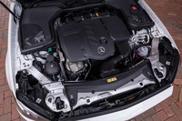 最高出力192PS、最大トルク400N・mの2リッター直4ディーゼルターボエンジンに、最高出力122PS、最大トルク440N・mのモーターを組み合わせる。