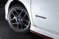 タイヤサイズは195/55R16 87V。「ヨコハマDNA S.drive」が装着される。