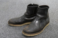 「サンダーバードスポーツ」ともども、長らくお世話になっているライダーブーツ。足首までの比較的カジュアルなタイプだが、それでもMT車の運転にはかなりの支障をきたす。