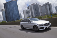 
	「メルセデスAMG C43 4MATICステーションワゴン」が0-100km/h加速に要する時間は4.8秒。トランスミッションの変更により、0.1秒短縮された。
	