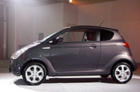 
	全長は「R2」より110mm、ホイールベースは165mm短い。
	 