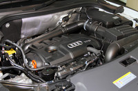 搭載される2リッター直4ターボエンジンは、170psと211psの2つの仕様が用意される。まず211ps仕様が先に導入され、170ps仕様は今秋の納車となる。