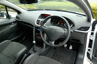 プジョー207GTi（FF/5MT）【試乗記】の画像