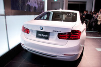 BMW、3シリーズのラインナップに320iを追加の画像