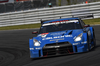 No.12 カルソニックIMPUL GT-R（安田裕信／J.P・デ・オリベイラ組）。最終的にレースを3位で終え、「GT-R」の1-2-3フィニッシュを実現した。
    