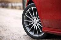 「CLA250」の標準タイヤサイズは225/45R17となる（写真はAMG仕様のホイールを装着するテスト車のもの）。