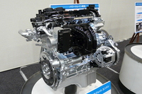 「スイフト」や「ソリオ」に搭載されるK12B型1.2リッター直4エンジン。コンパクトカー用のパワーユニットについては、このエンジンをベースに開発を進めていくとしている。
    